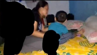Tampang Hanny, ibu muda 21 tahun yang cabuli anak kecil baju biru, viral di Twitter dan TikTok. (kolase tiktok)